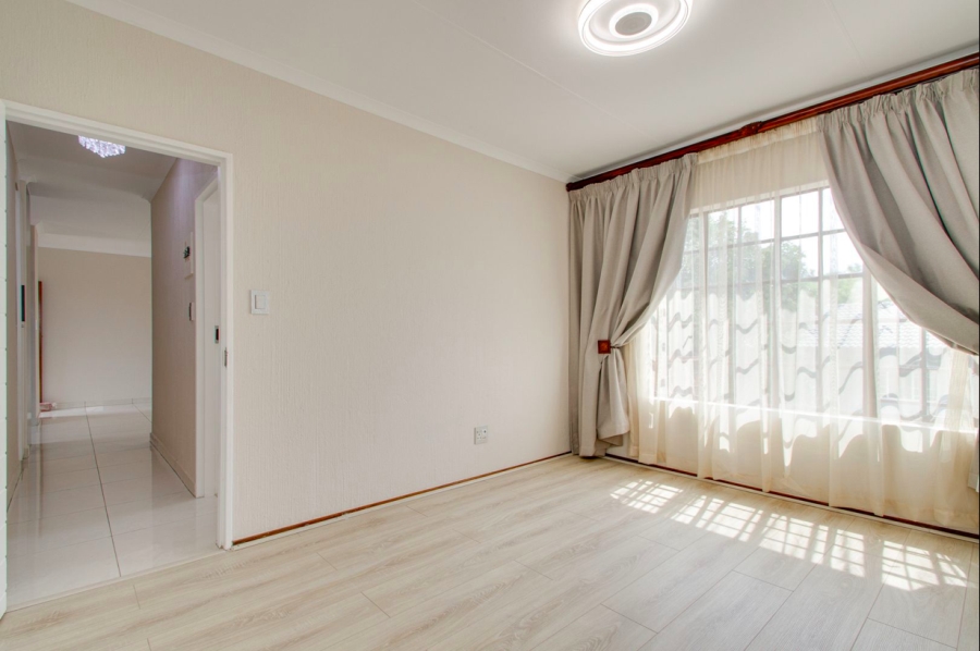 2 Bedroom Property for Sale in Boskruin Gauteng