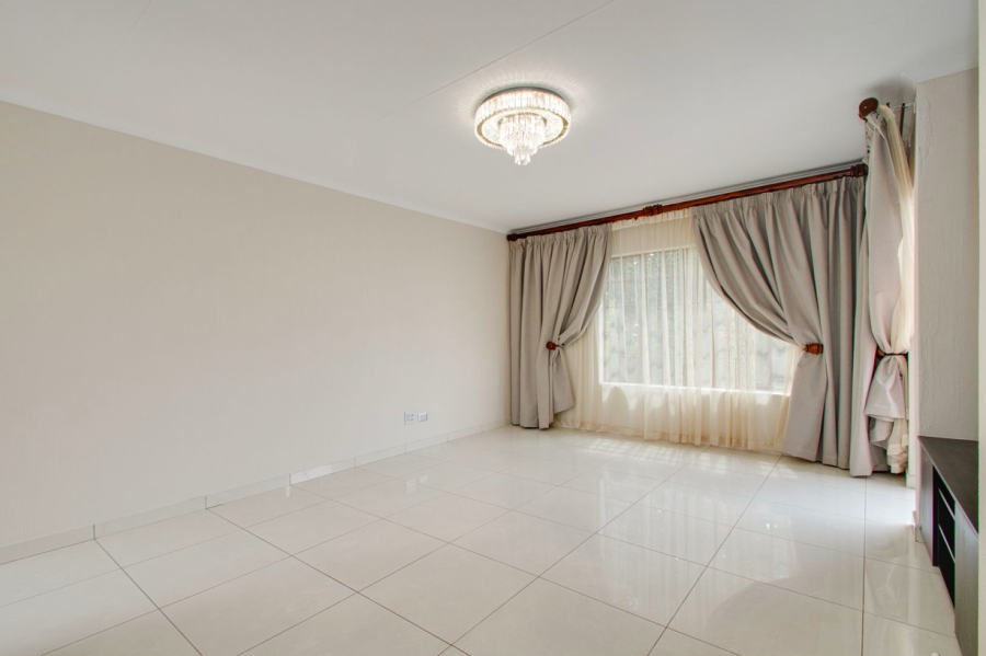 2 Bedroom Property for Sale in Boskruin Gauteng