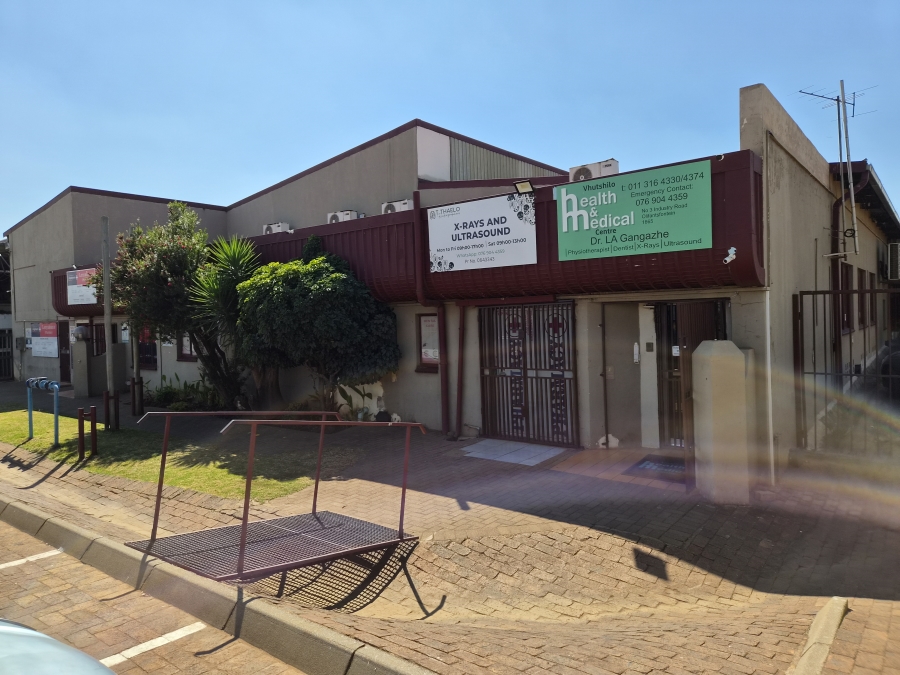 Commercial Property for Sale in Clayville Gauteng