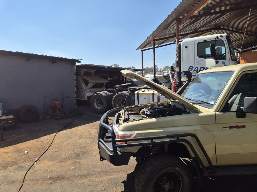 Commercial Property for Sale in Clayville Gauteng