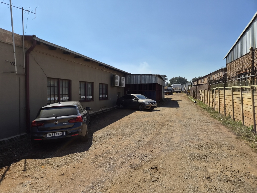 Commercial Property for Sale in Clayville Gauteng