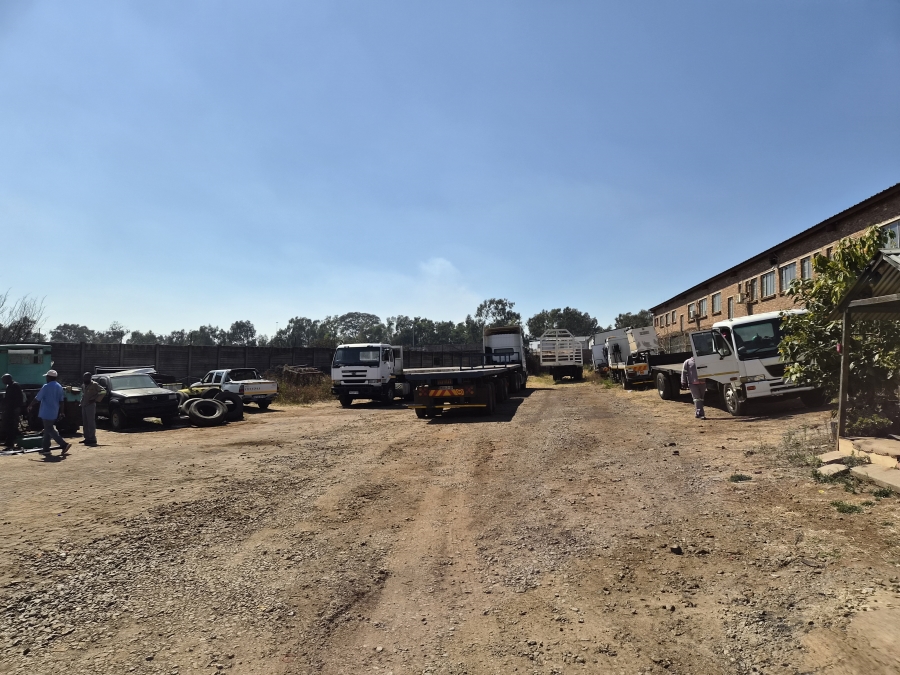 Commercial Property for Sale in Clayville Gauteng