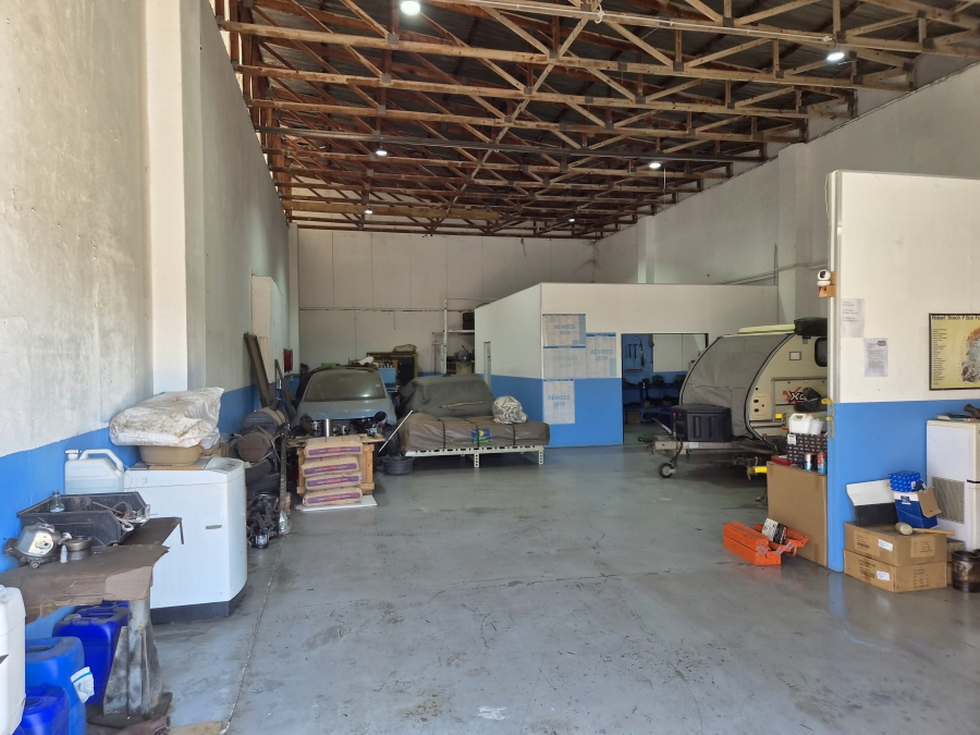 Commercial Property for Sale in Clayville Gauteng