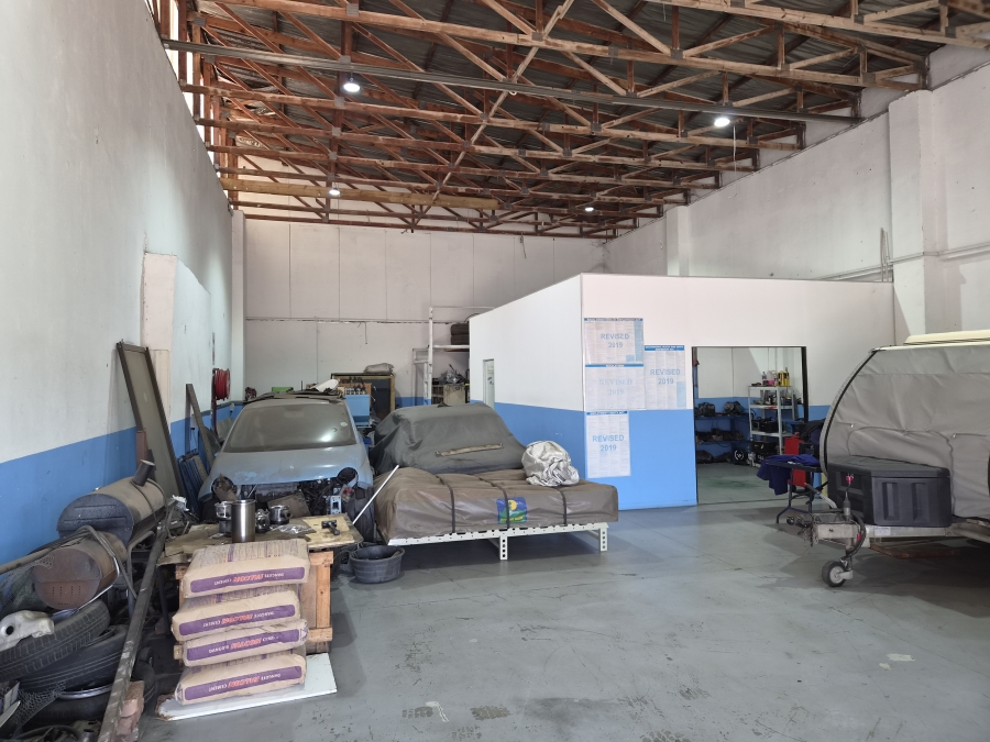 Commercial Property for Sale in Clayville Gauteng