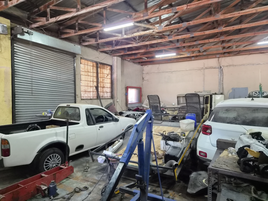 Commercial Property for Sale in Clayville Gauteng