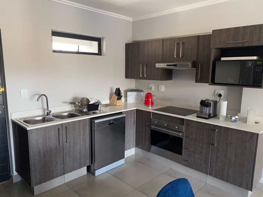 To Let 2 Bedroom Property for Rent in Bryanston Gauteng