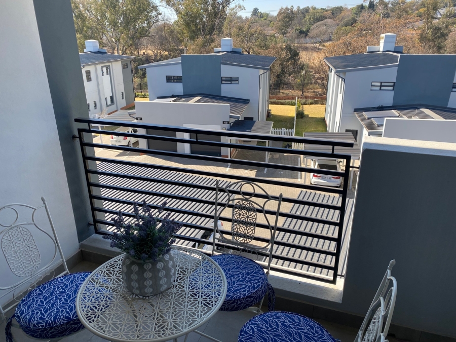 To Let 2 Bedroom Property for Rent in Bryanston Gauteng