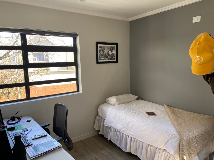 To Let 2 Bedroom Property for Rent in Bryanston Gauteng