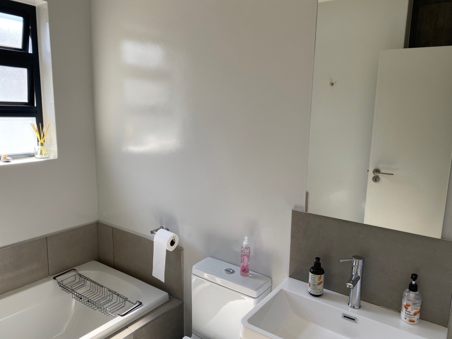 To Let 2 Bedroom Property for Rent in Bryanston Gauteng
