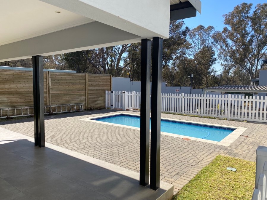 To Let 2 Bedroom Property for Rent in Bryanston Gauteng
