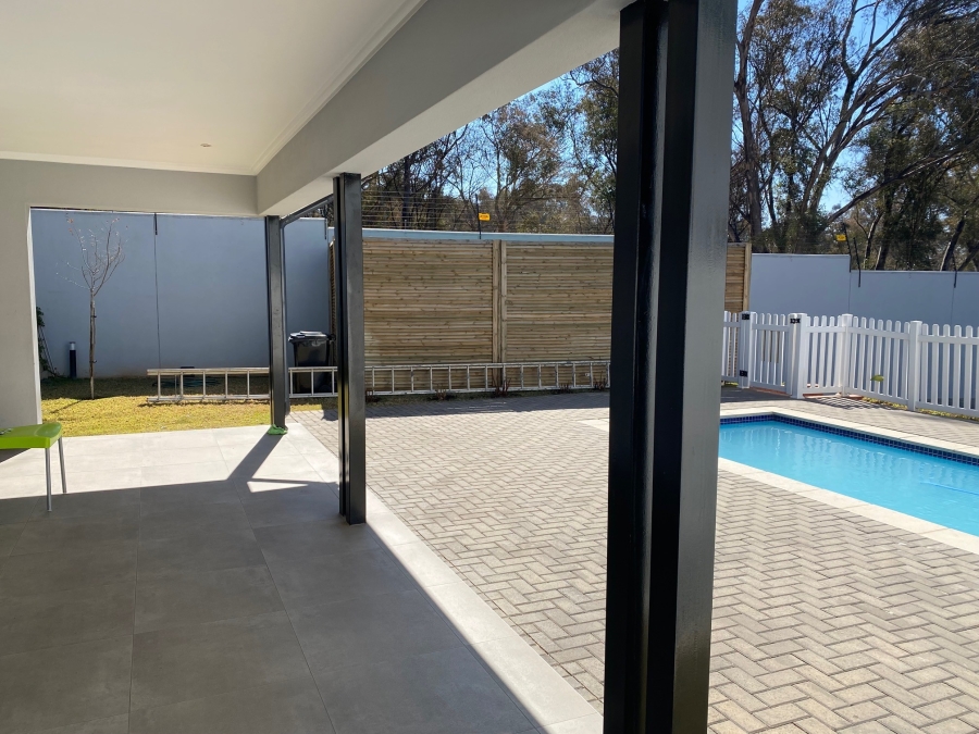 To Let 2 Bedroom Property for Rent in Bryanston Gauteng