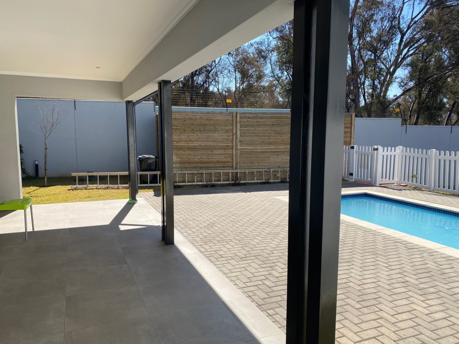 To Let 2 Bedroom Property for Rent in Bryanston Gauteng