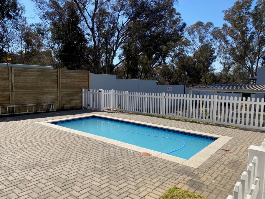 To Let 2 Bedroom Property for Rent in Bryanston Gauteng