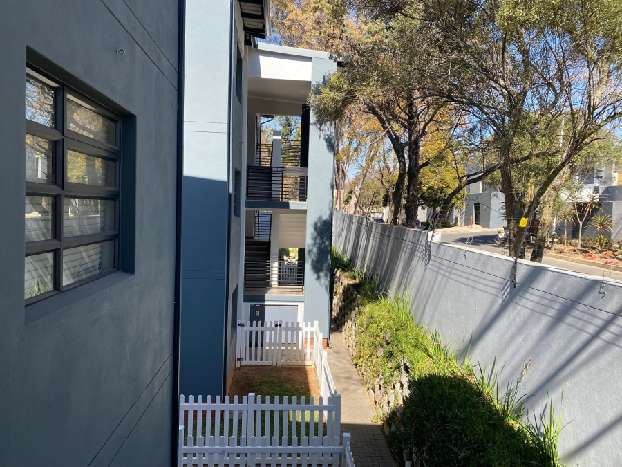 To Let 2 Bedroom Property for Rent in Bryanston Gauteng