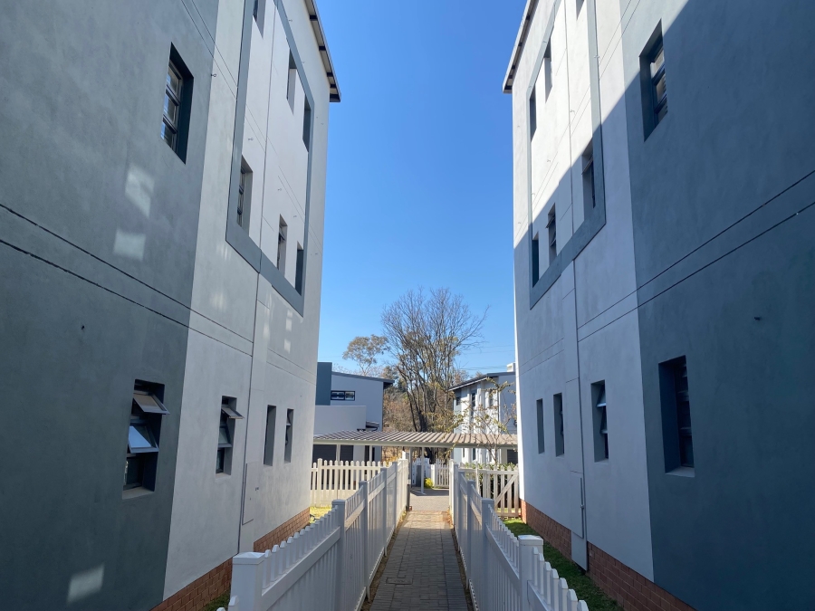 To Let 2 Bedroom Property for Rent in Bryanston Gauteng