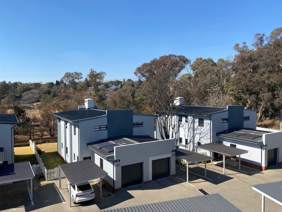 To Let 2 Bedroom Property for Rent in Bryanston Gauteng
