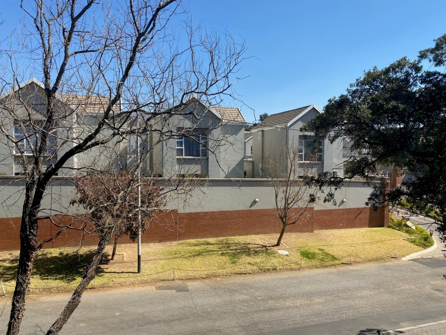 To Let 2 Bedroom Property for Rent in Bryanston Gauteng