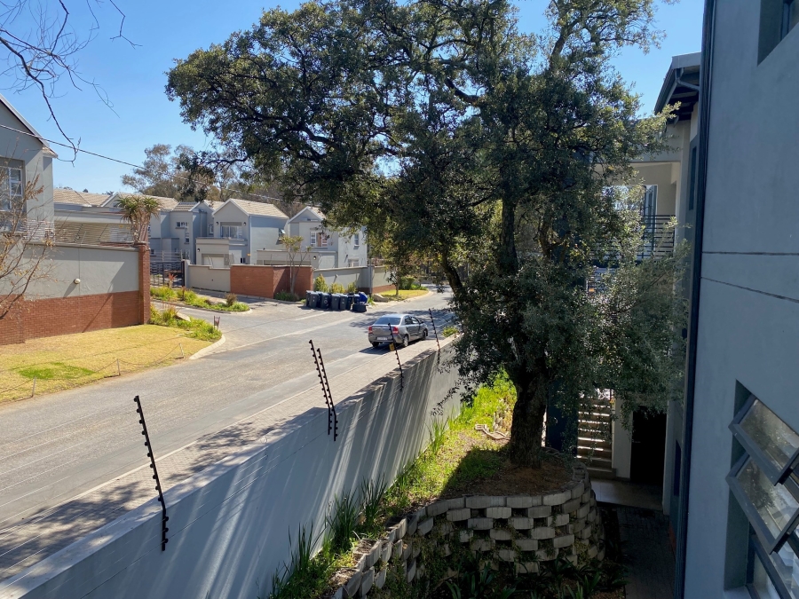 To Let 2 Bedroom Property for Rent in Bryanston Gauteng