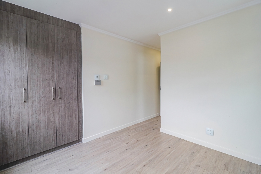 To Let 2 Bedroom Property for Rent in Bryanston Gauteng