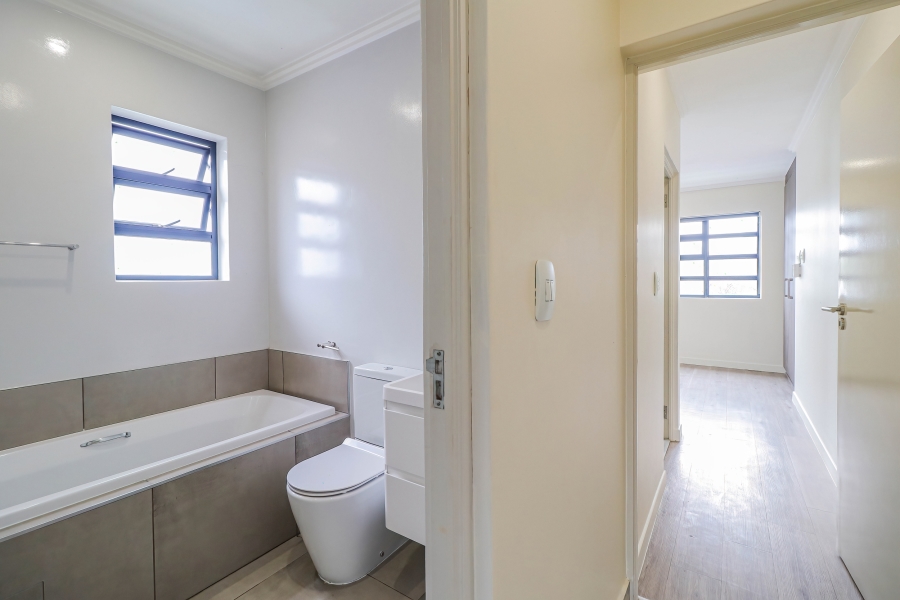 To Let 2 Bedroom Property for Rent in Bryanston Gauteng