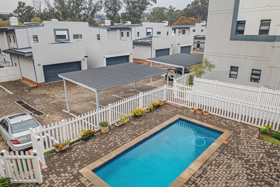 To Let 2 Bedroom Property for Rent in Bryanston Gauteng