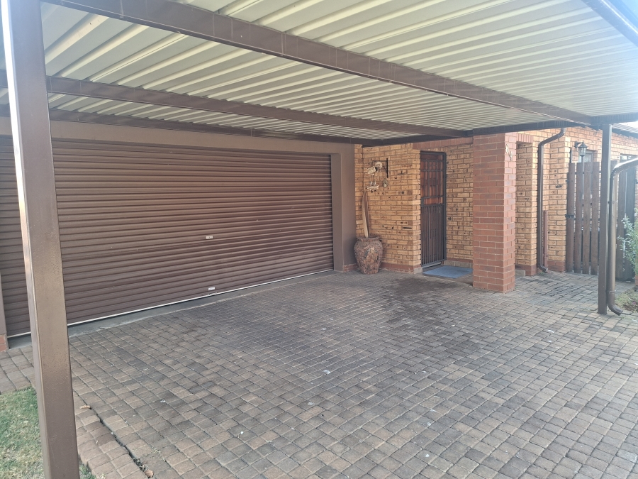 3 Bedroom Property for Sale in Willow Park Manor Gauteng
