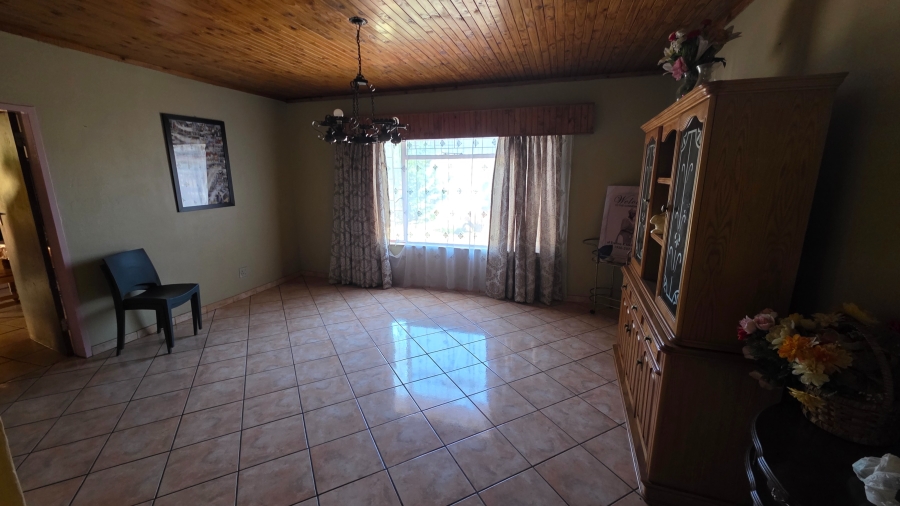 5 Bedroom Property for Sale in Annlin Gauteng