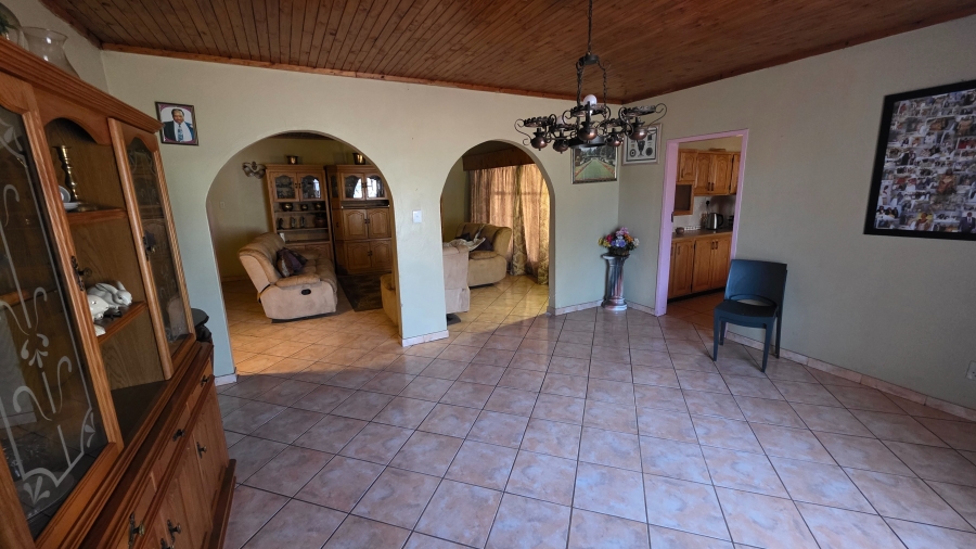 5 Bedroom Property for Sale in Annlin Gauteng
