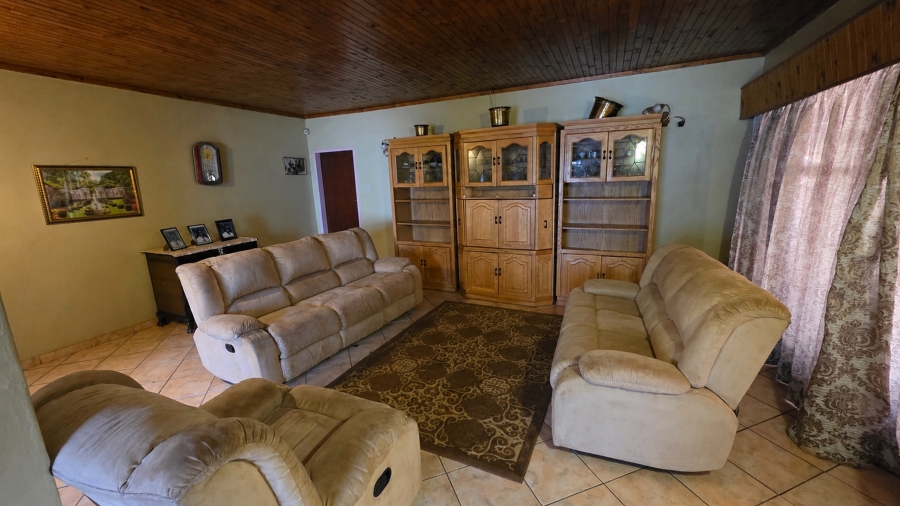 5 Bedroom Property for Sale in Annlin Gauteng