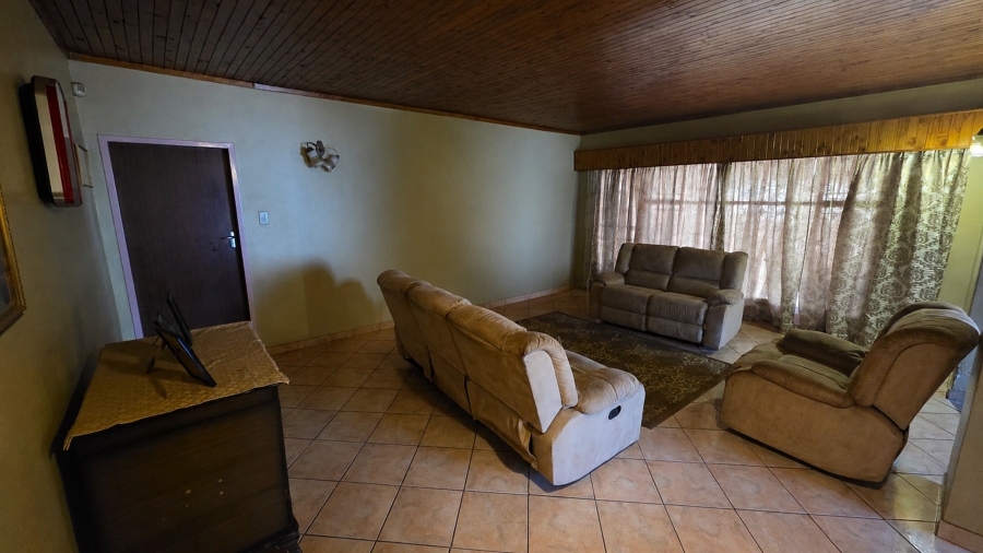 5 Bedroom Property for Sale in Annlin Gauteng