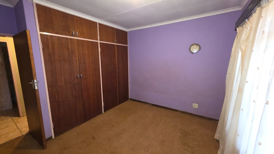 5 Bedroom Property for Sale in Annlin Gauteng