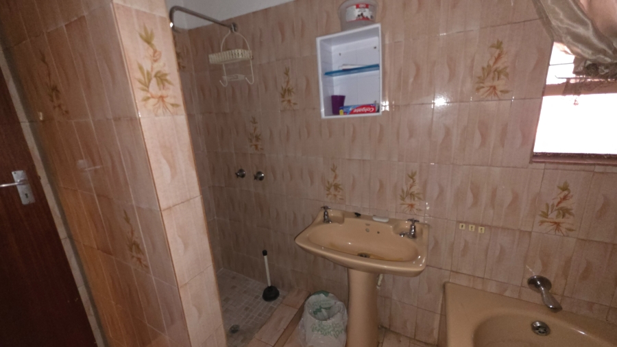5 Bedroom Property for Sale in Annlin Gauteng
