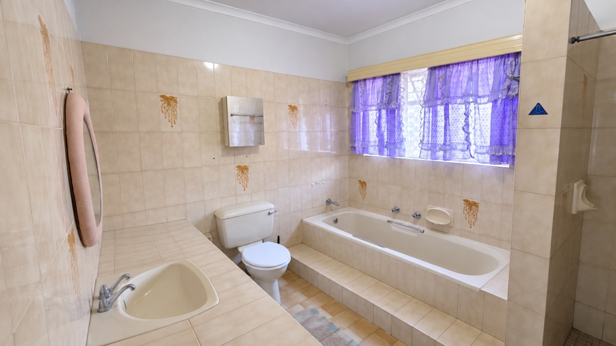5 Bedroom Property for Sale in Annlin Gauteng