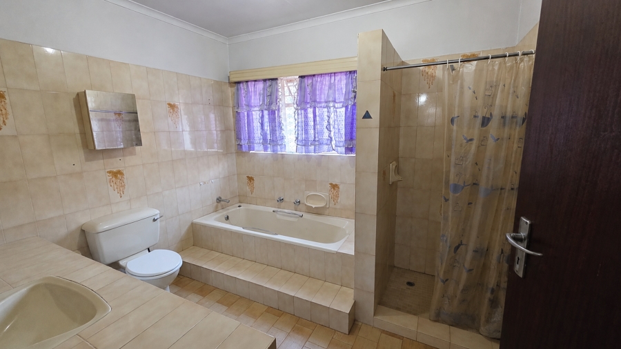5 Bedroom Property for Sale in Annlin Gauteng