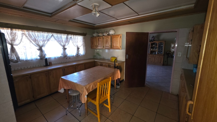 5 Bedroom Property for Sale in Annlin Gauteng