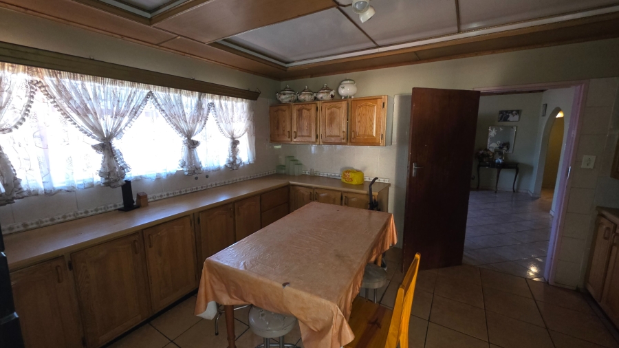 5 Bedroom Property for Sale in Annlin Gauteng