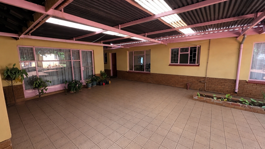 5 Bedroom Property for Sale in Annlin Gauteng