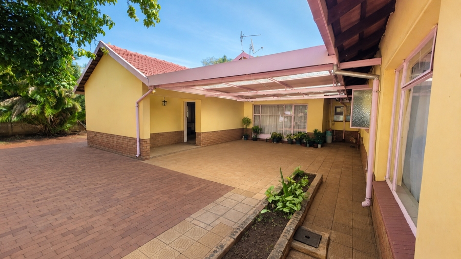 5 Bedroom Property for Sale in Annlin Gauteng