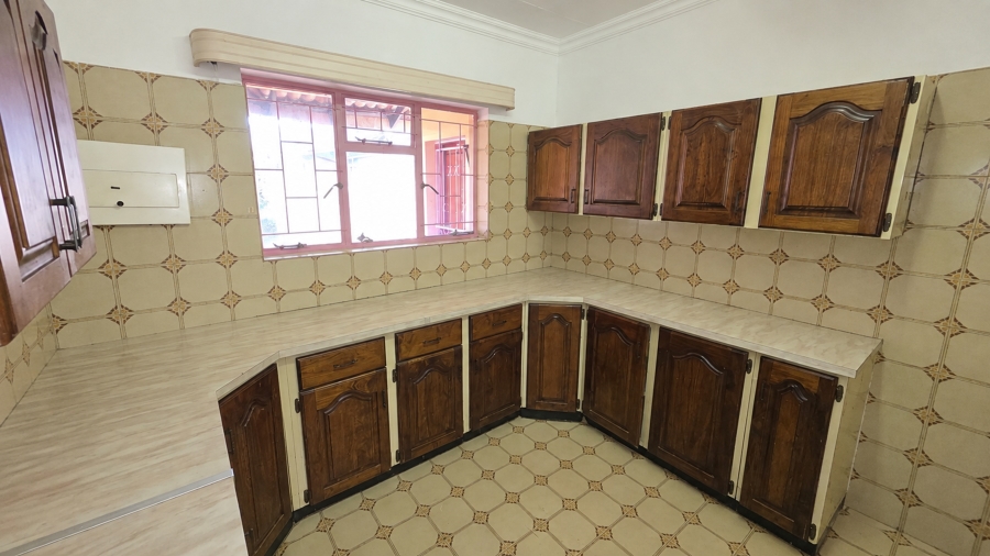5 Bedroom Property for Sale in Annlin Gauteng