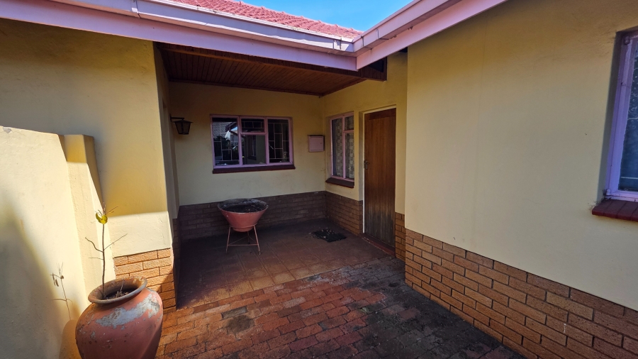 5 Bedroom Property for Sale in Annlin Gauteng