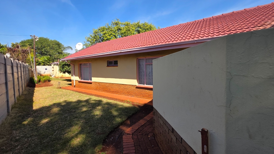5 Bedroom Property for Sale in Annlin Gauteng