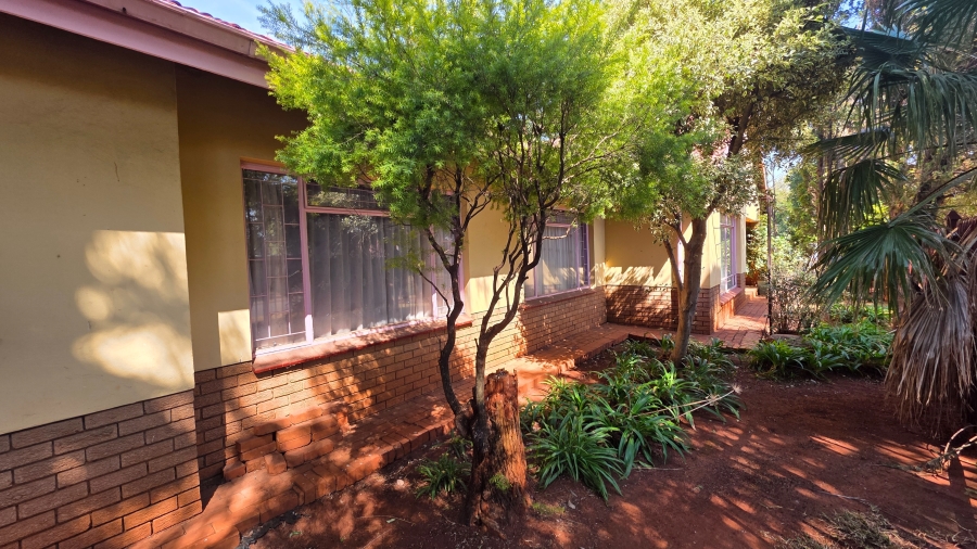 5 Bedroom Property for Sale in Annlin Gauteng