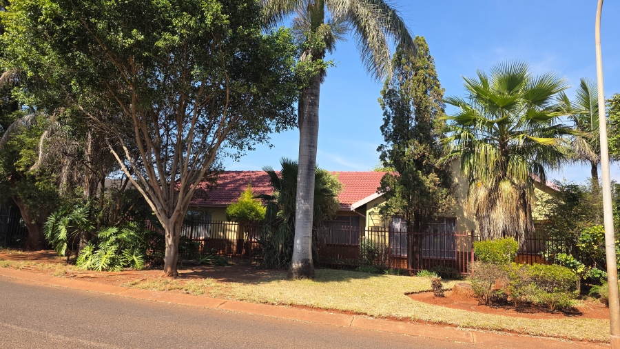 5 Bedroom Property for Sale in Annlin Gauteng