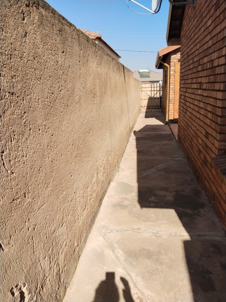 3 Bedroom Property for Sale in Soshanguve UU Gauteng