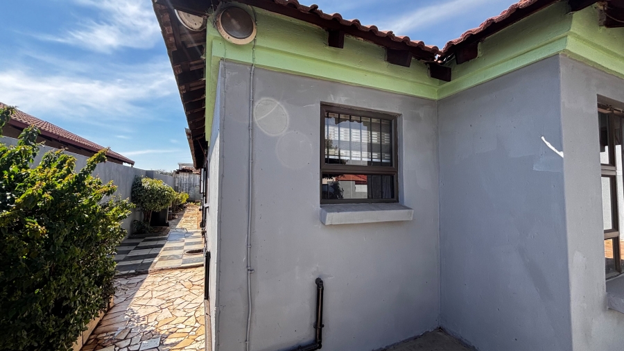 3 Bedroom Property for Sale in Vosloorus Ext 6 Gauteng