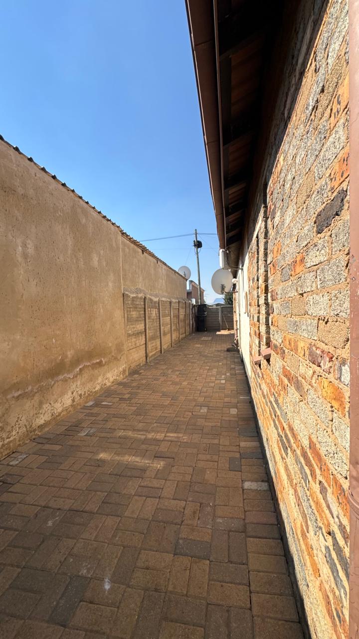 5 Bedroom Property for Sale in Tsakane Ext 5 Gauteng