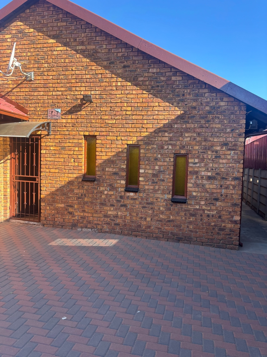 3 Bedroom Property for Sale in Vosloorus Gauteng