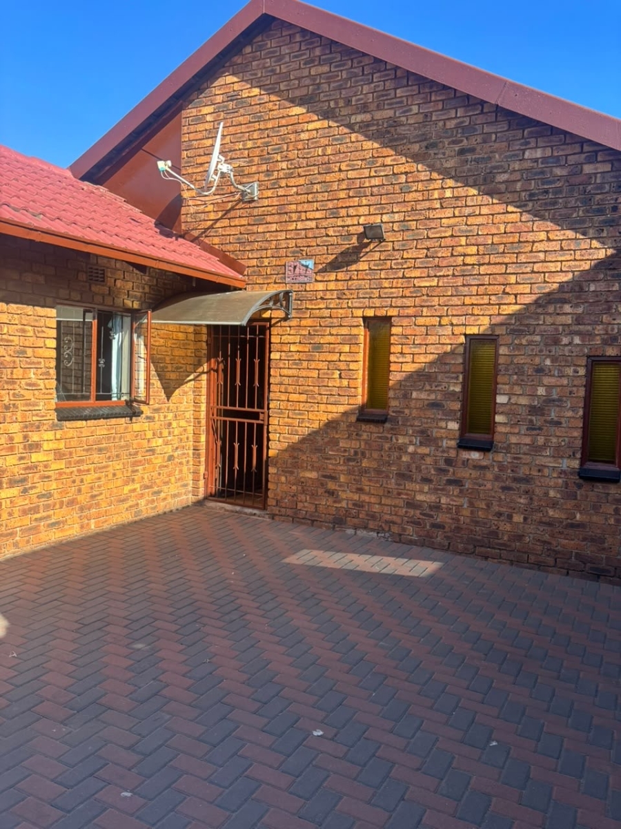 3 Bedroom Property for Sale in Vosloorus Gauteng
