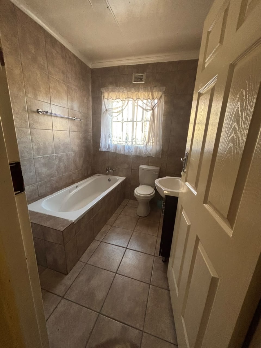 3 Bedroom Property for Sale in Vosloorus Gauteng