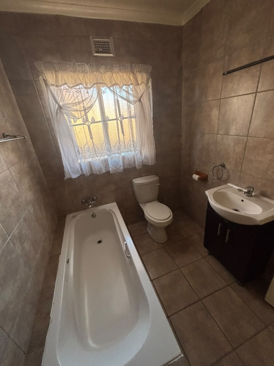 3 Bedroom Property for Sale in Vosloorus Gauteng